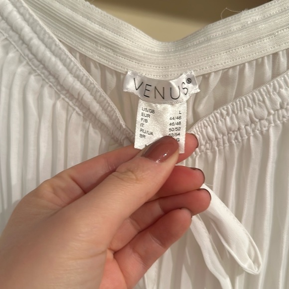 never worn white VENUS Pleated Cover-Up Pants women’s size large (12-14) - Picture 2 of 6